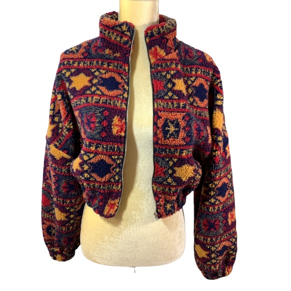 🎉Host Pick🎉 Zaful Fluffy/Fuzzy Full Zipped Crop Light Jacket - Picture 3 of 12